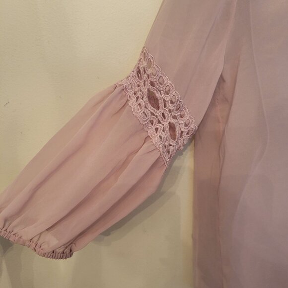 Victorias Secret Sheer Blouse M Mauve Pink Lace Detail Long Sleeve Boho V Neck - Picture 3 of 6